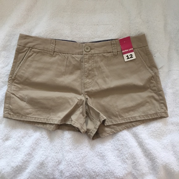 NWT Old Navy Khaki Shorts - Picture 1 of 4